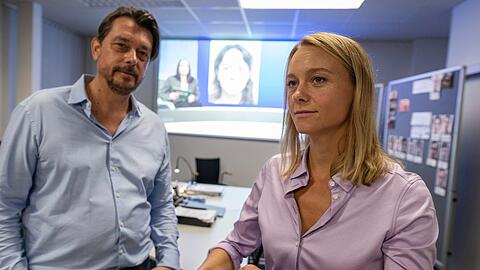 "Landkrimi: Steirergift": Sascha Bergmann (Hary Prinz) und Anni Sulmtaler (Anna Unterberger) ermitteln.