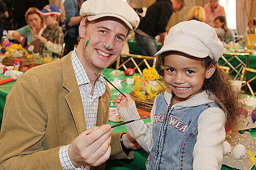 Florian Simbeck schwang den Pinsel mit Tochter Emma..