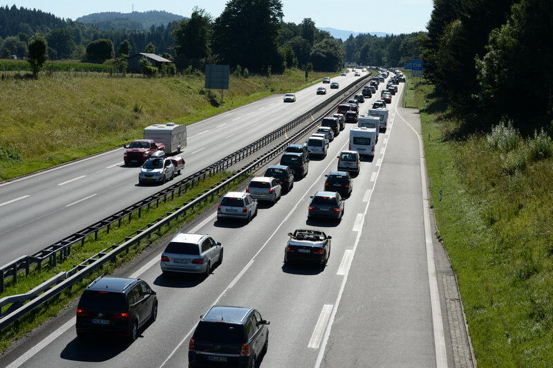 Die Bilder von der Blechlawine auf der A8