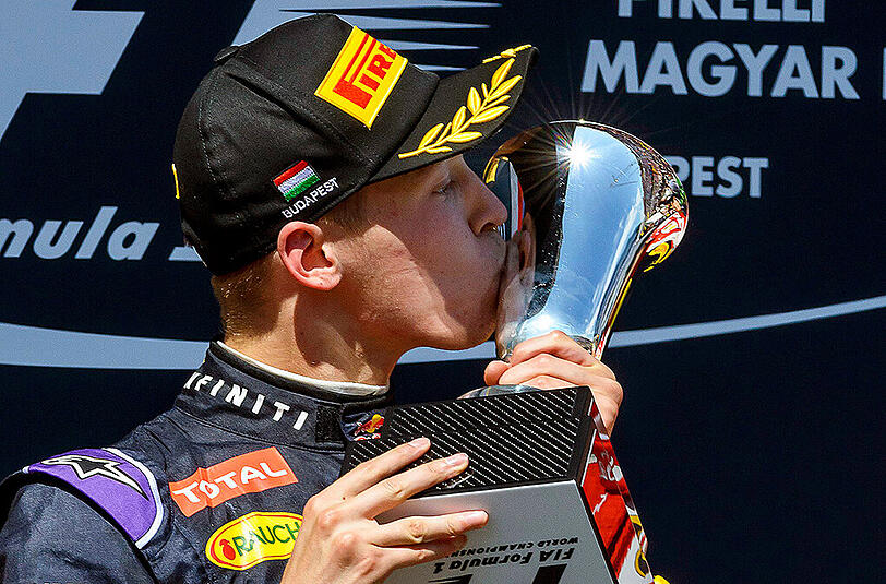 Auch der Russe Dany Kvjat fährt 2016 wieder für Red Bull.
