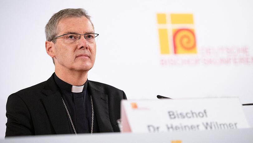 Der Vorsitzende der Bischofskonferenz, Heiner Wilmer, verweist auf Menschenwürde, Nächstenliebe und demokratische Kultur als Antwort der Kirche. Der Vorsitzende der Bischofskonferenz, Heiner Wilmer, verweist auf Menschenwürde, Nächstenliebe und demokratische Kultur als Antwort der Kirche.