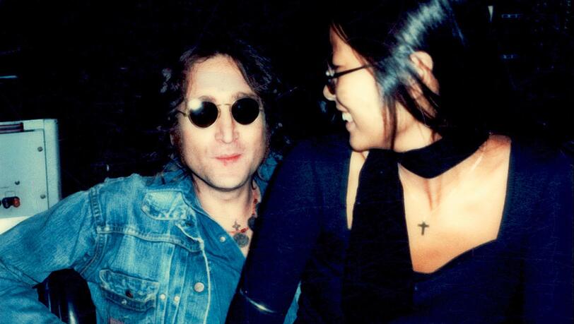 Der Dokumentarfilm "John Lennons geheime Liebe: May Pang" erzählt die Geschichte aus Sicht der neuen Frau an der Seite des Musik-Superstars. Der Dokumentarfilm "John Lennons geheime Liebe: May Pang" erzählt die Geschichte aus Sicht der neuen Frau an der Seite des Musik-Superstars.