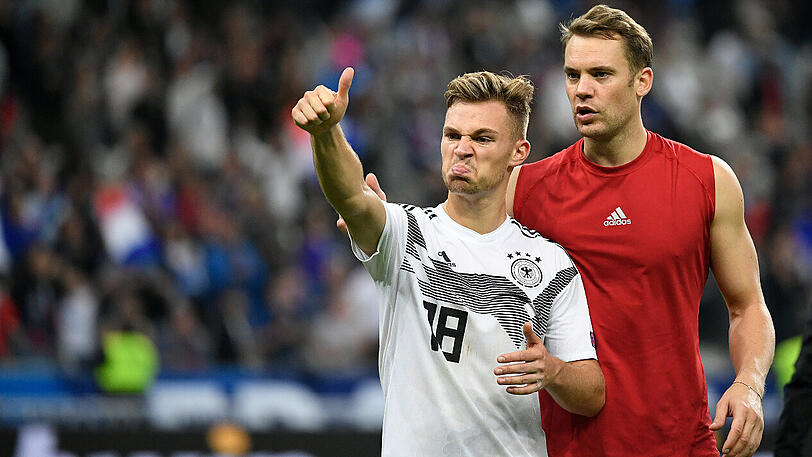 Hochmotiviert, enttäuscht, angefressen: Bayern-Profi Joshua Kimmich (li.) nach dem 1:2 gegen Frankreich. Hinten Manuel Neuer.