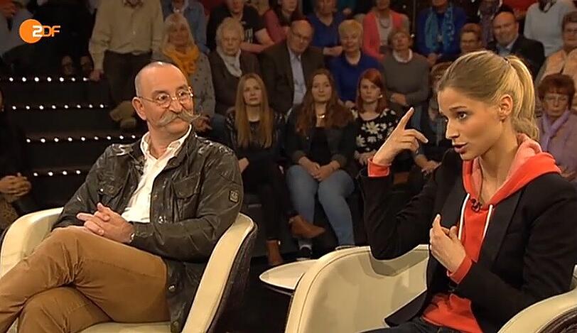 Auch Zwiebelsuppenanhänger Horst Lichter lauscht fasziniert.