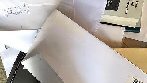 "Wie gedenkt das Kreisverwaltungsreferat diesen Umgang mit Bürgeranliegen schnellstmöglich abzustellen?", fragt die Fraktionsgemeinschaft FDP/Bayernpartei. 