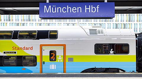 Eine Westbahn im Münchner Hauptbahnhof.