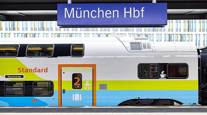 Eine Westbahn im Münchner Hauptbahnhof.