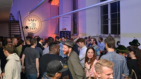 Tradition schafft Zukunft: Jung-Unternehmer feierten bei der Kick-off-Party gemeinsam mit dem etablierten Munchner Einzelhandel.