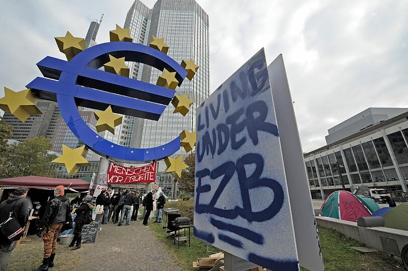 Auch in Frankfurt empören sich Bürger über die Allmacht der Banken. Sie haben das Gelände der Europäischen Zentralbank (EZB) besetzt.
