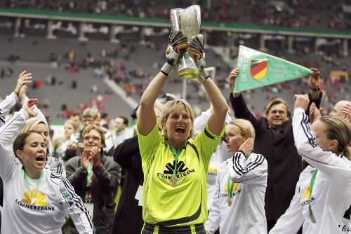 Feiern Deutschlands Fußball-Damen - hier der 1. FFC Frankfurt  beim Pokalsieg - in Nürnberg?