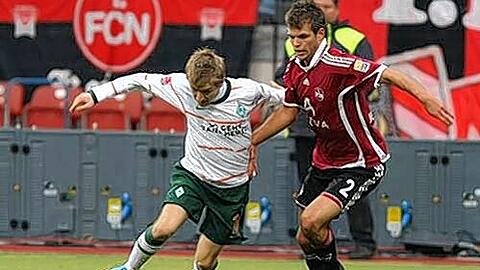 Da ist noch eine Rechnung offen: Marko Marin machte Dennis Diekmeier (r.) im Hinspiel schwer zu schaffen. Jetzt will Dennis den  Spieß umdrehen.
