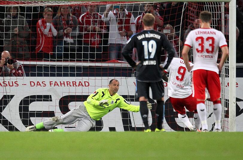GABOR KIRALY, Note 1: Elfer-Killer in der 41. Minute gegen Ujah. Auch in der 71. und 78. Minute mit tollen Paraden.