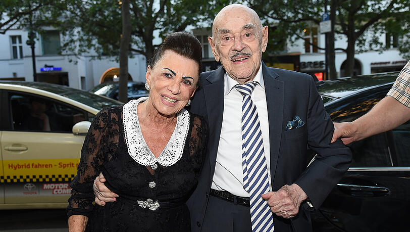 Der rote Teppich war ihr Zuhause: Artur Brauner und Ehefrau Maria 2012 in Berlin. Der rote Teppich war ihr Zuhause: Artur Brauner und Ehefrau Maria 2012 in Berlin.