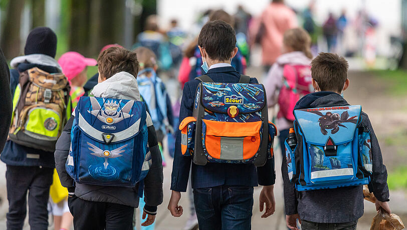 Corona in Münchner Schulen und Kitas: Immer mehr Einrichtungen schließen. (Symbolbild)