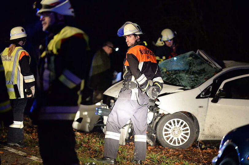 Unfall in der Gemeinde Egerer: Der Fahrer wurde bei dem Crash schwer verletzt. Die Bilder vom Unfallort.