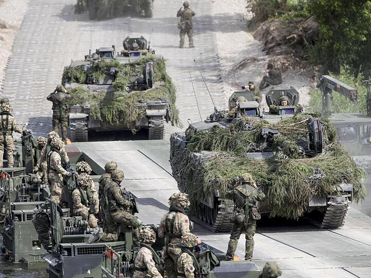 Nato-Truppen bei einem Manöver Litauen.