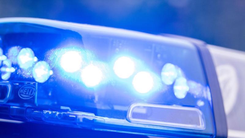 Ein Blaulicht der Polizei. Foto: Lino Mirgeler/Archivbild Ein Blaulicht der Polizei. Foto: Lino Mirgeler/Archivbild