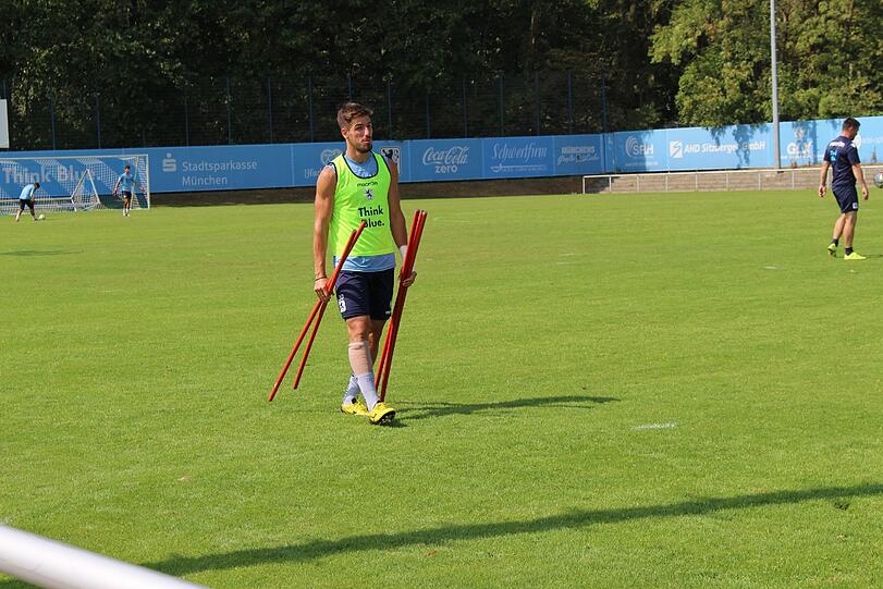Schrecksekunde für Degenek beim Training am Freitag. Hier die Bilder vom Vormittagstraining.
