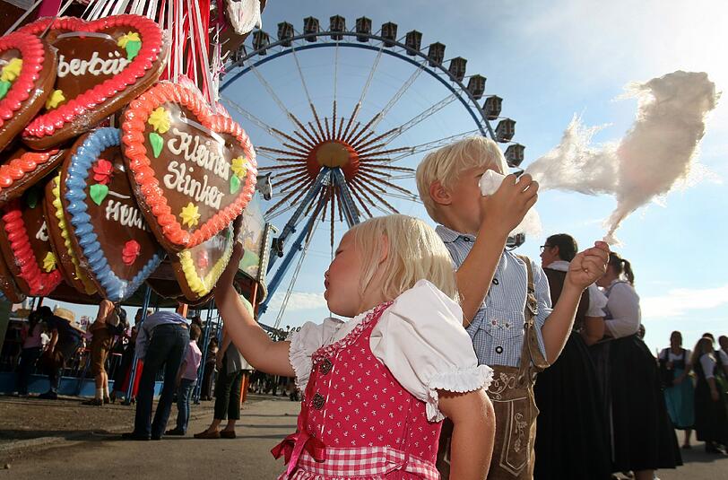 Wer mit Kindern auf die Wiesn geht, kann auch heuer einiges erleben.