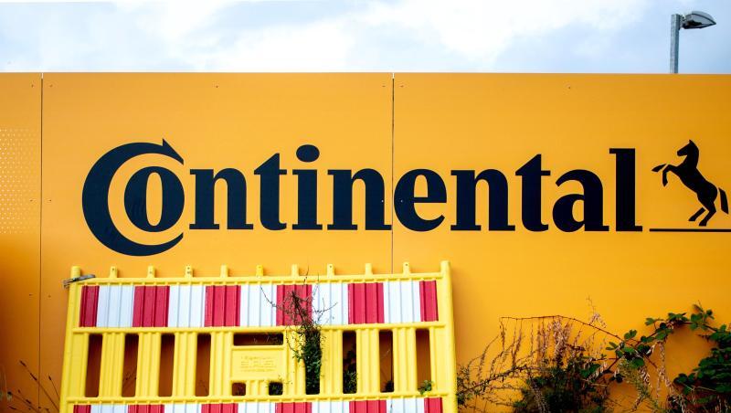 Eine Absperrung steht vor der neuen Konzernzentrale von Continental in Hannover. Eine Absperrung steht vor der neuen Konzernzentrale von Continental in Hannover.