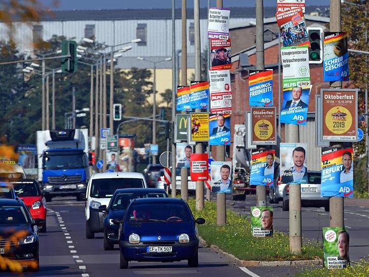 Wahlplakate in Erfurt: Thüringen wählt am 27. Oktober einen neuen Landtag.