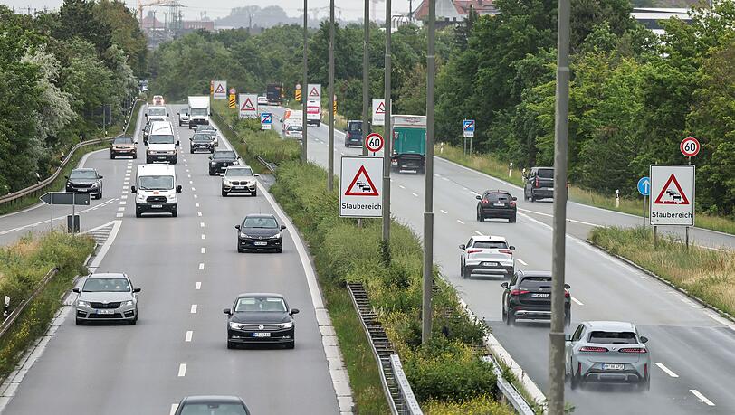 Etwa 60.000 Fahrzeuge aus N&uuml;rnberg und der Metropolregion rollen nach Angaben der Stadt t&auml;glich &uuml;ber die Verkehrsachse. (Archivbild)