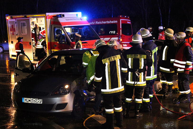 Crash auf der B 12 bei Reichertsheim
