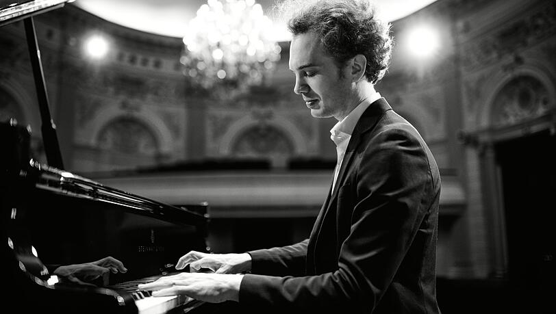 Der belgische Pianist Julian Libeer hat keine Angst vor unkonventionellen Kombinationen.