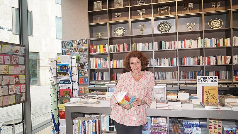 Die Münchnerin Rachel Salamander beschäftigt sich traditionell mit jüdischen Themen. Sie gründete einen Verein, der die Synagoge an der Reichenbachstraße restaurieren lässt.