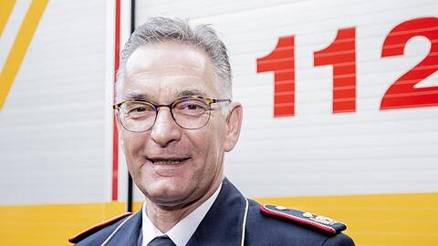 Hartmut Ziebs, Präsident des Deutschen Feuerwehrverbandes hatte vor rechtsnationalen Tendenzen in der Feuerwehr gewarnt.