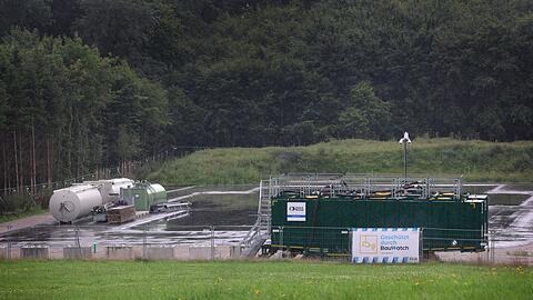 Die Umweltorganisation Greenpeace protestiert gegen die geplante Gasbohrung in Reichling. (Archiv)