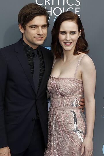 Top: Jason Ralph und Rachel Brosnahan