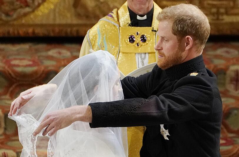 Das Brautkleid von Meghan Markle war mit 53 Blüten bestickt