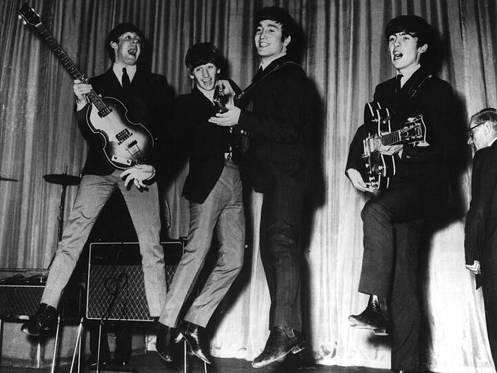 Abgehoben: John, Paul, George und Ringo 1962 in London.