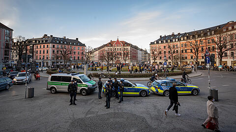 Am Gärtnerplatz gilt noch ein Alkoholverbot, ab 20 Uhr darf dort nicht mehr getrunken werden.