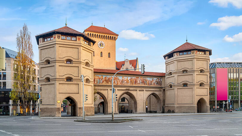 Das Valentin-Karlstadt-Musäum befindet sich im Nordturm des Isartors (rechts). Der Südturm widmet sich den Volkssängern. Das Valentin-Karlstadt-Musäum befindet sich im Nordturm des Isartors (rechts). Der Südturm widmet sich den Volkssängern.