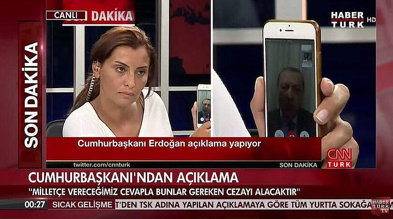 In der Türkei ist in der Nacht auf Samstag offenbar ein Militärputsch gescheitert. Die Bilder einer dramatischen Nacht.