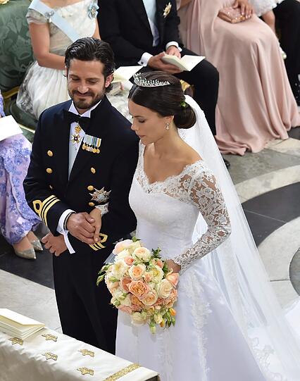 Prinz Carl Philip und die schöne Sofia Hellqvist gaben sich in der Stockholmer Schlosskirche das Ja-Wort.