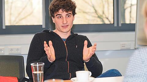 Will am 14. Oktober in den Landtag einziehen: der Spitzenkandidat der bayerischen Linken, Ates Gürpinar, beim Interview mit der AZ.