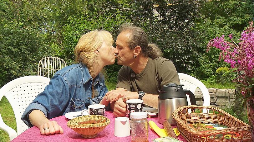 Die Hofwoche geht zu Ende: Bio-Bauer Gottfried (55) und Martina (49, gelernte Tierarzthelferin) bei ihrem letzten gemeinsamen Frühstück.