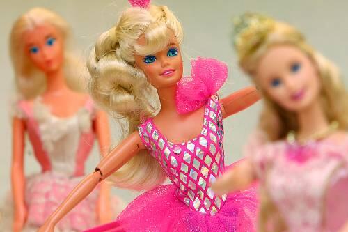 Think pink: Barbie mit Freundinnen.
