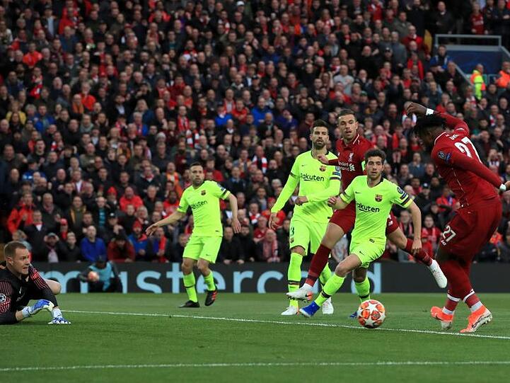 Divock Origi trifft zum 1:0 für den FC Liverpool.