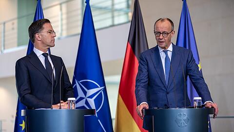 Kanzler Merz und Nato-Generalsekretär Rutte treten gemeinsam vor die Presse. Kanzler Merz und Nato-Generalsekretär Rutte treten gemeinsam vor die Presse.