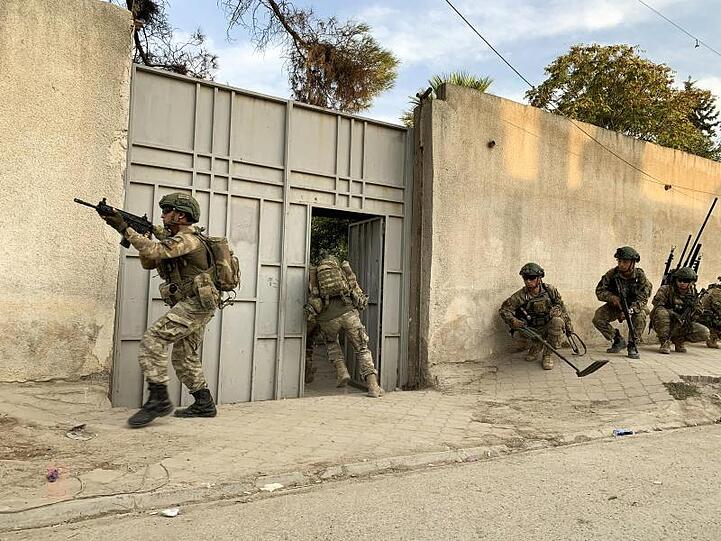 Türkische Soldaten in Tall Abyad in Nordsyrien.