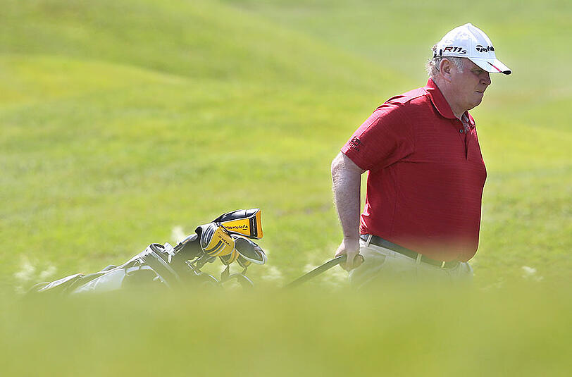 Uli Hoeneß hat sich beim Golfen verletzt.
