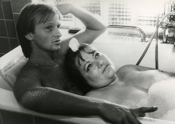 Eisi Gulp und Marianne Sägebrecht vor genau 40 Jahren in Percy Adlons "Zuckerbaby". Eisi Gulp und Marianne Sägebrecht vor genau 40 Jahren in Percy Adlons "Zuckerbaby".