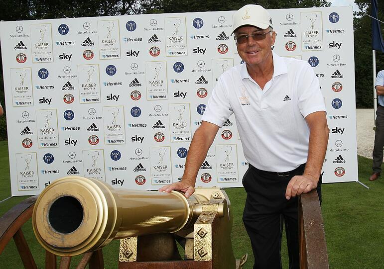 In Bad Griesbach wird anlässlich des 30-jährigen Jubiläums der "Franz Beckenbauer-Stiftung" die "Kaiser-Trophy" ausgespielt - und von Hansi Hinterseer bis zu Boris Becker sind auch jede Menge Promis mit dabei - sehen Sie hier die besten Bilder.