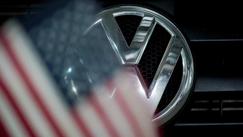 VW hatte in den USA bereits einen zivilrechtlichen Vergleich mit Klägern und Behörden erzielt. Dieser sah unter anderem Rückkäufe von Autos, Entschädigungen und Reparaturen vor.