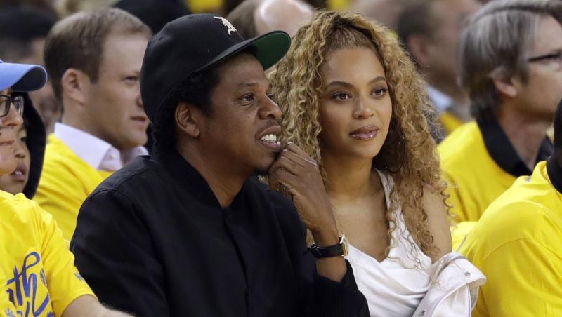 US-Rapper Jay-Z und seine Frau, die US-Sängerin Beyonce wollen Fans mit der Aussicht auf ein 30-Jahre-Dauerticket zu mehr veganer Ernährung animieren. US-Rapper Jay-Z und seine Frau, die US-Sängerin Beyonce wollen Fans mit der Aussicht auf ein 30-Jahre-Dauerticket zu mehr veganer Ernährung animieren.
