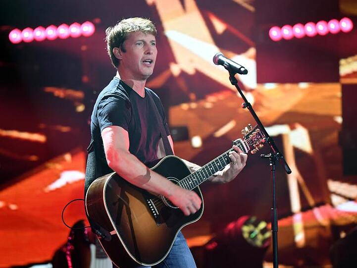 James Blunt singt in der Elbphilharmonie, aber ohne Publikum.